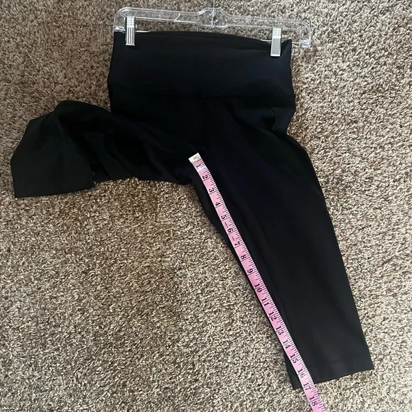 Lululemon black cropped leggings - Picture 2 of 5